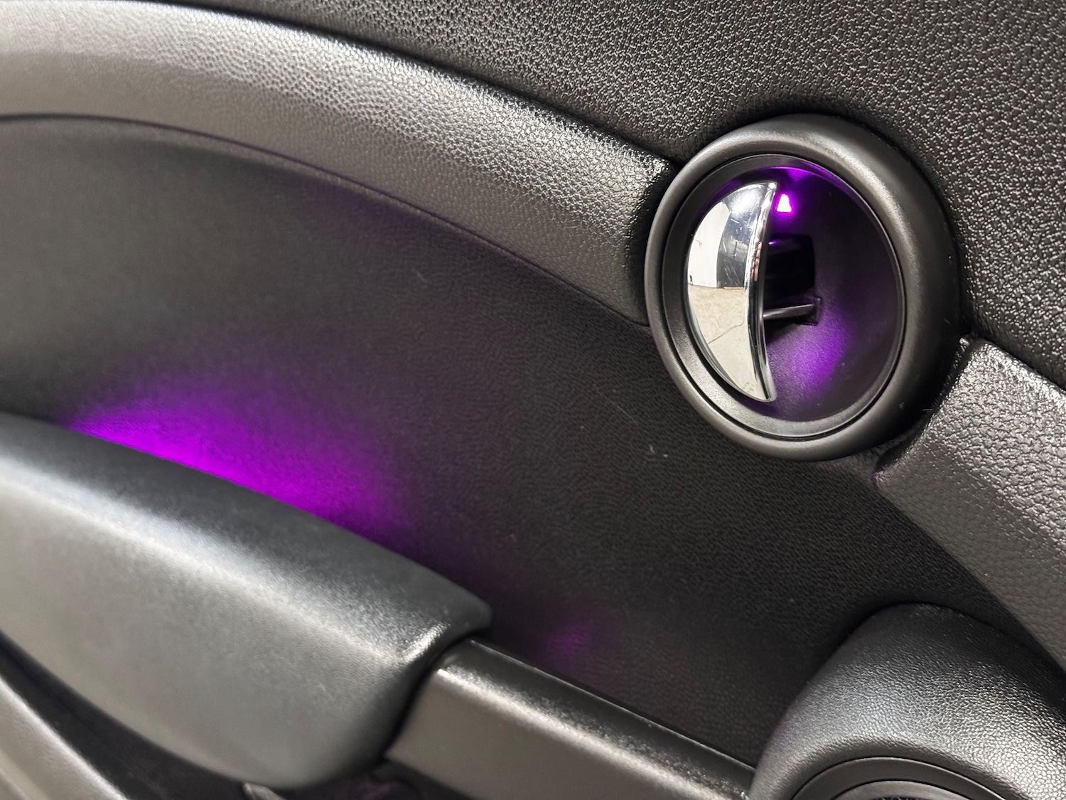 Used MINI Convertible 2012 for sale - 78035829: Photo 5