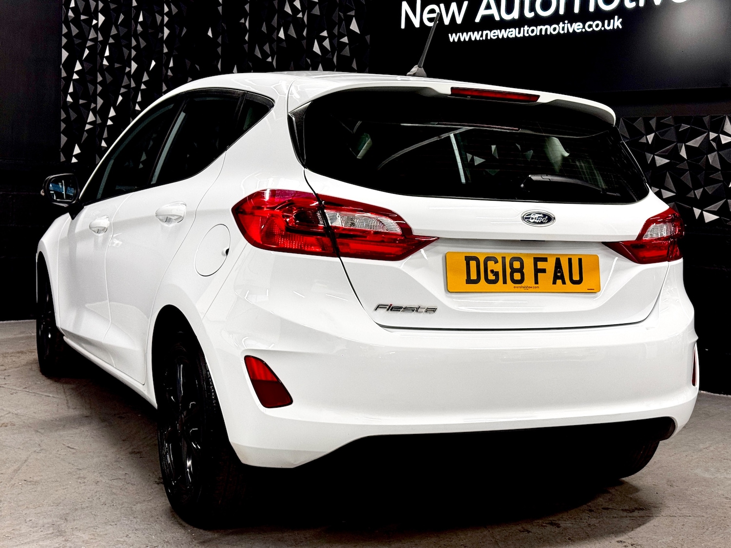 Used Ford Fiesta 2018 for sale - 78035812: Photo 2