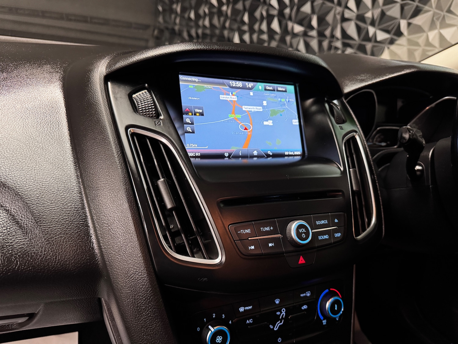 Used Ford Focus 2015 for sale - 78035804: Photo 4