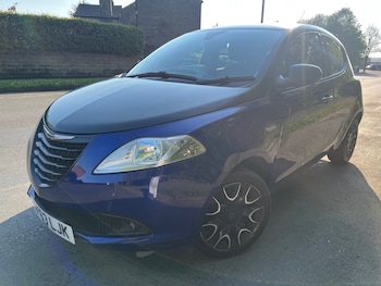 Used Chrysler Ypsilon 2013 for sale - 74698496: Photo