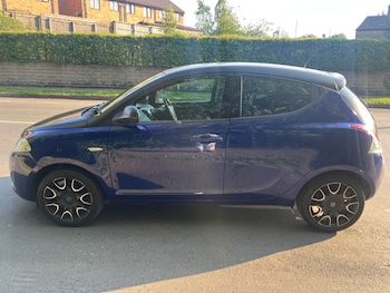 Used Chrysler Ypsilon 2013 for sale - 74698496: Photo