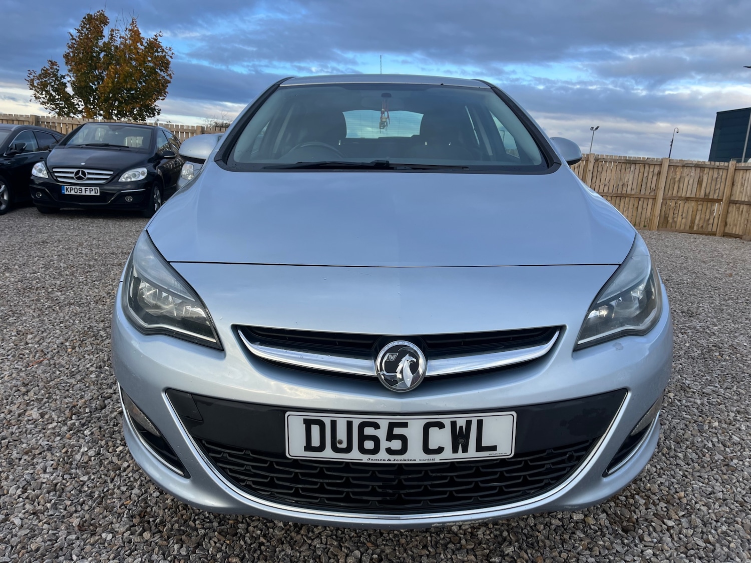 Used Vauxhall Astra 2015 for sale - 76882141: Photo 2