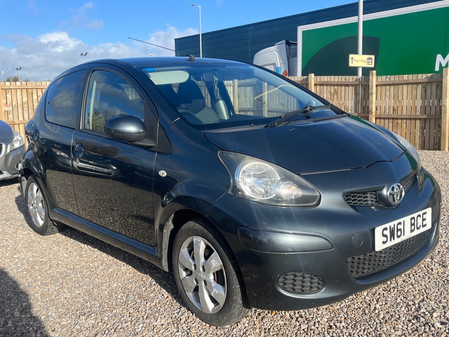 Used Toyota AYGO 2011 for sale - 76882861: Photo 1