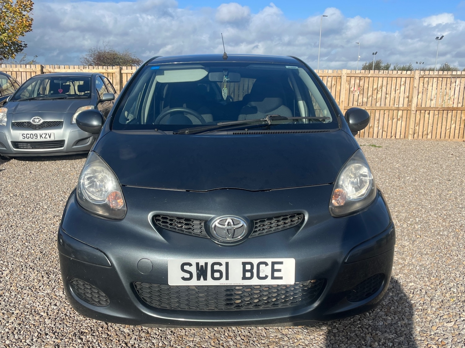 Used Toyota AYGO 2011 for sale - 76882861: Photo 2