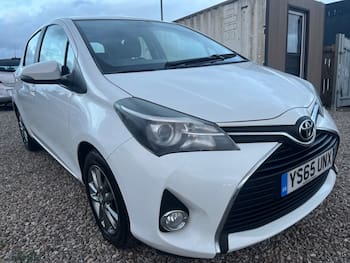 Used Toyota Yaris 2016 for sale - 79741111: Photo