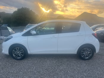 Used Toyota Yaris 2016 for sale - 79741111: Photo