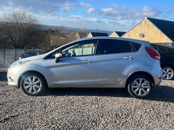 Used Ford Fiesta 2010 for sale - 77208606: Photo