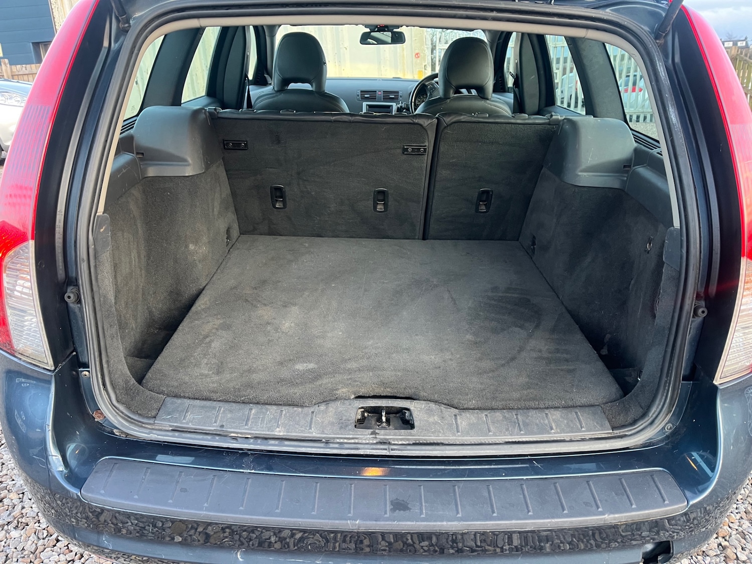 Used Volvo V50 2011 for sale - 77268175: Photo 10