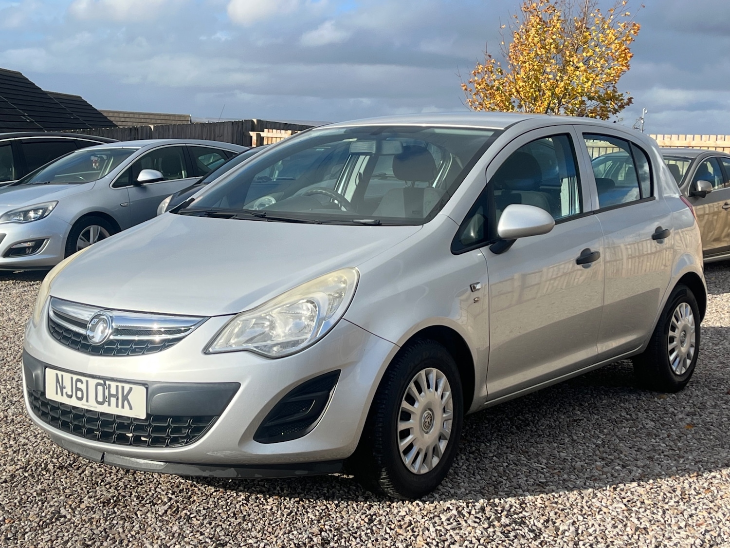 Used Vauxhall Corsa 2011 for sale - 76882878: Photo 3