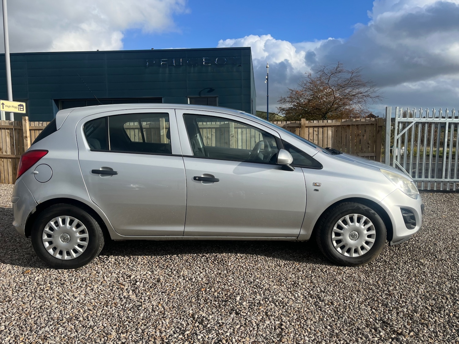Used Vauxhall Corsa 2011 for sale - 76882878: Photo 8