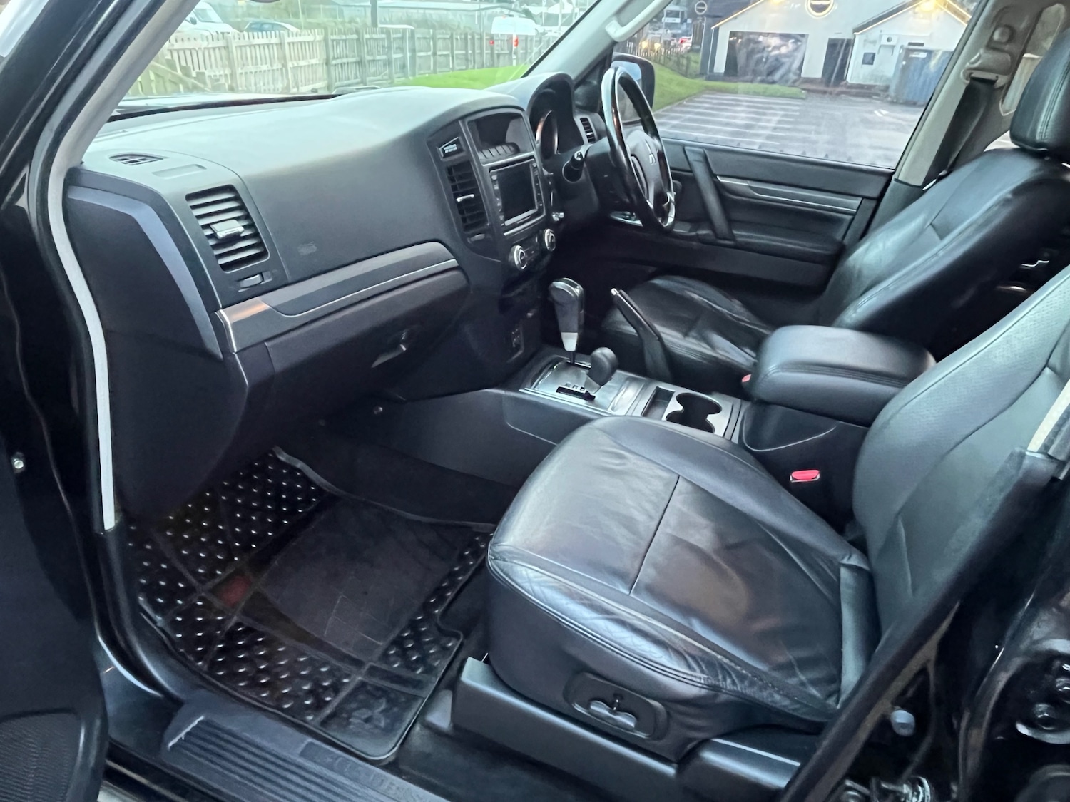 Used Mitsubishi Shogun 2009 for sale - 76882845: Photo 10