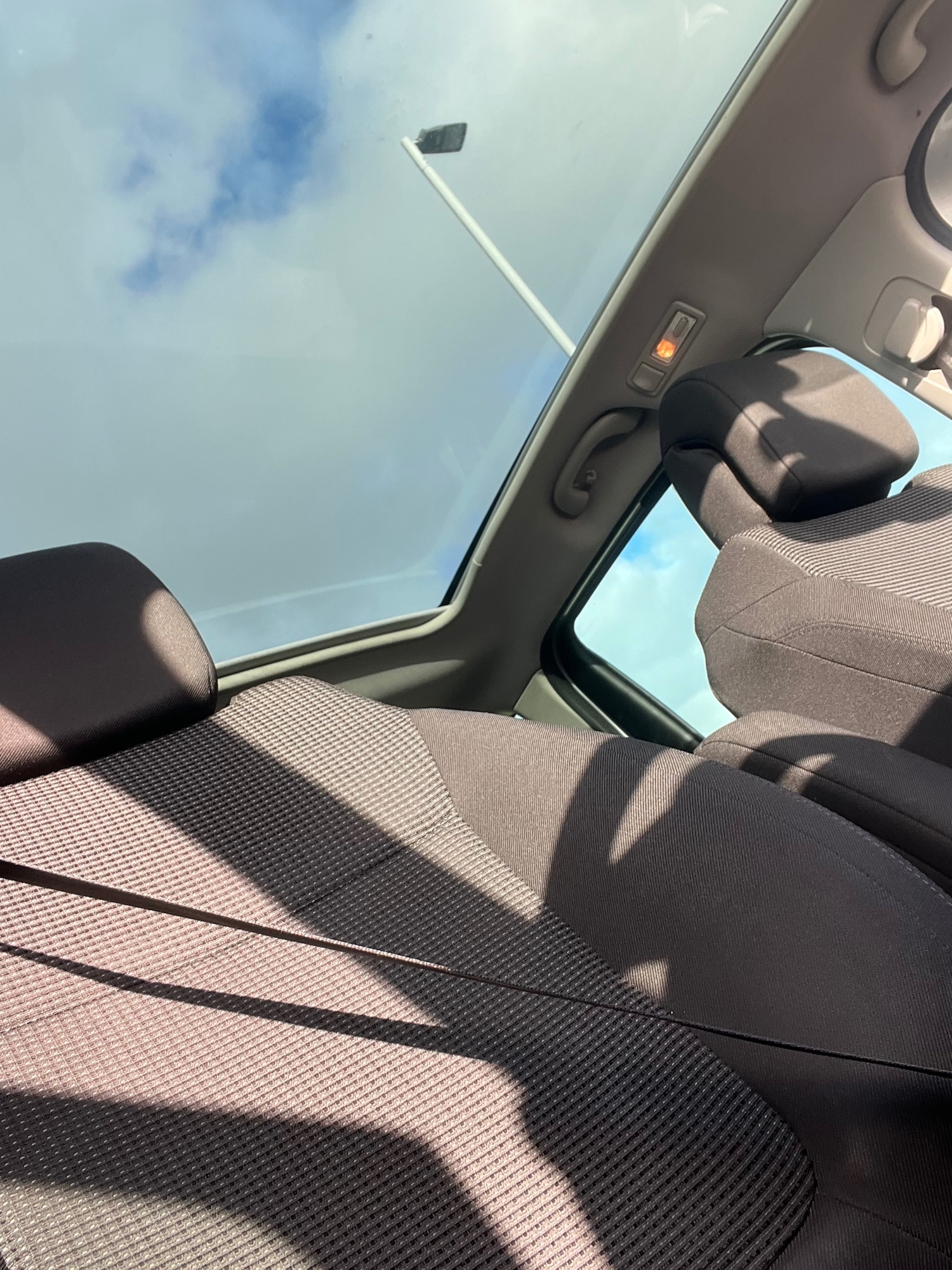 Used Peugeot 5008 2011 for sale - 76527593: Photo 14