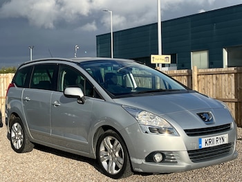 Used Peugeot 5008 2011 for sale - 76527593: Photo