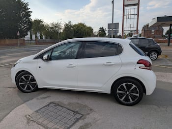 Used Peugeot 208 2019 for sale - 79740871: Photo