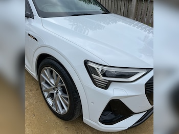 Used Audi e-tron 2020 for sale - 76237421: Photo 4