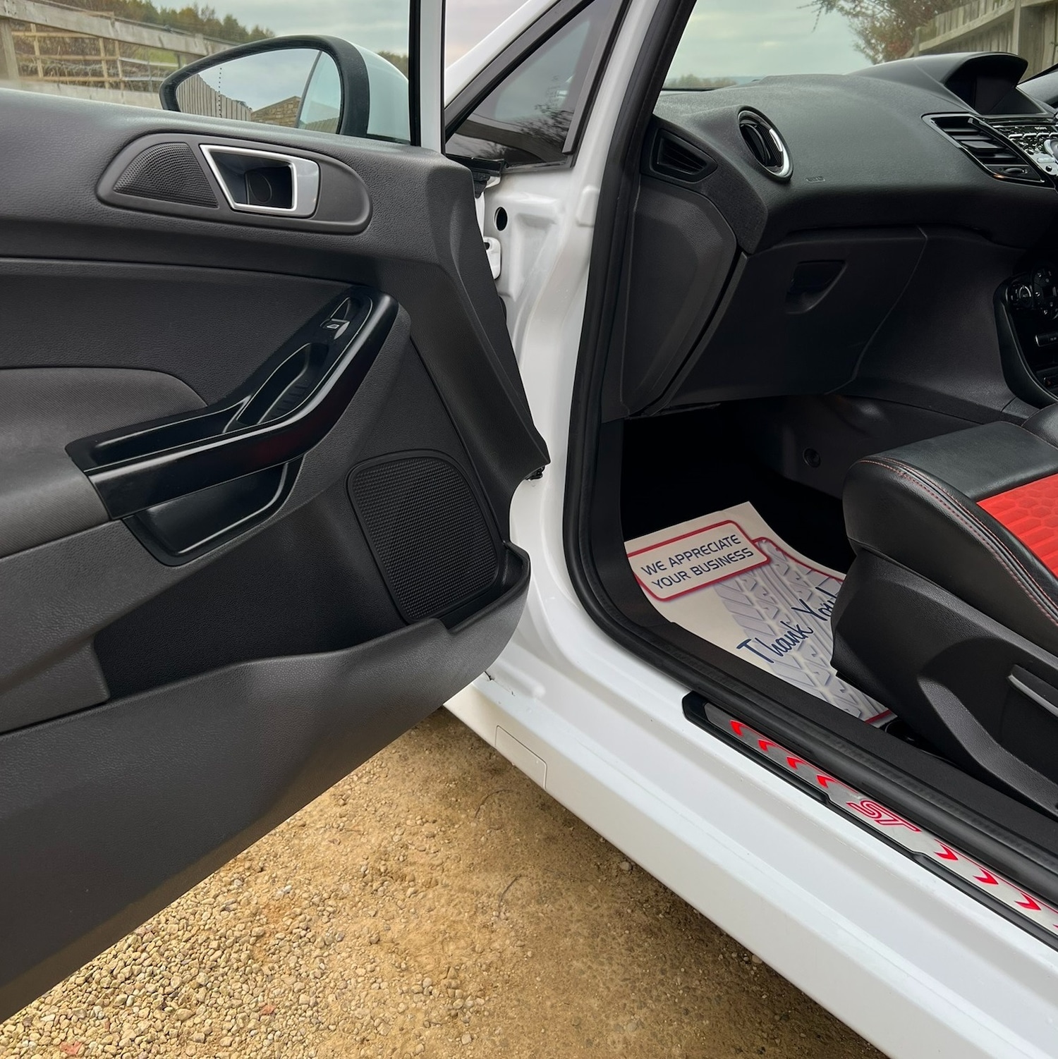 Used Ford Fiesta 2015 for sale - 76162427: Photo 11