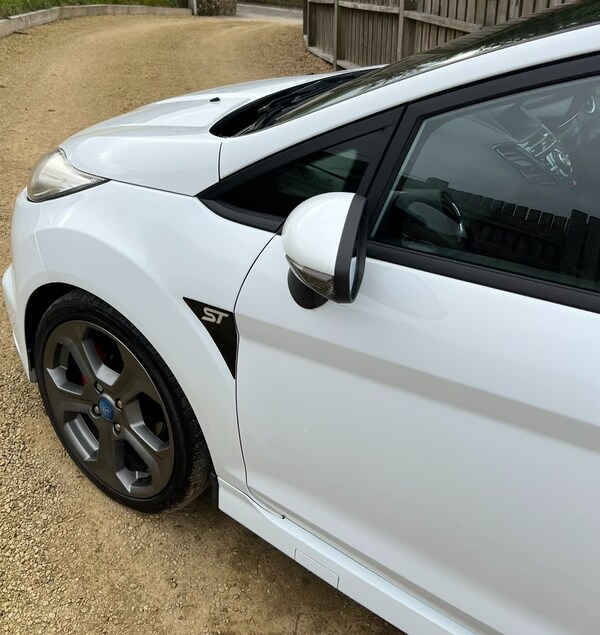 Used Ford Fiesta 2015 for sale - 76162427: Photo 42
