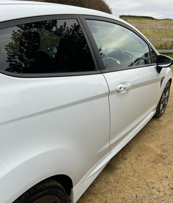 Used Ford Fiesta 2015 for sale - 76162427: Photo 44