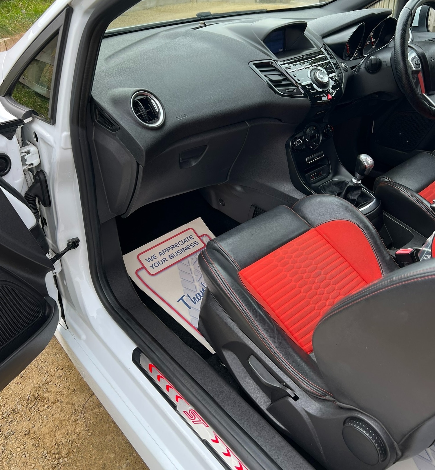 Used Ford Fiesta 2015 for sale - 76162427: Photo 49