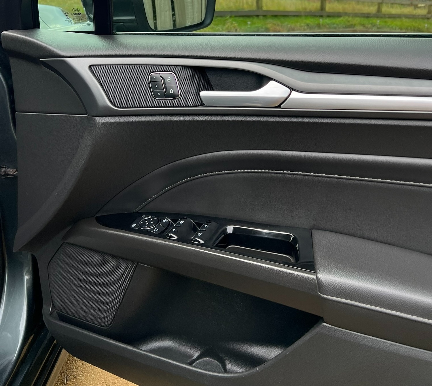 Used Ford Mondeo 2015 for sale - 76317257: Photo 17