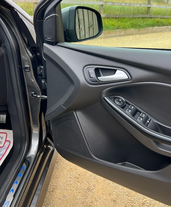 Used Ford Focus 2017 for sale - 75639739: Photo 17