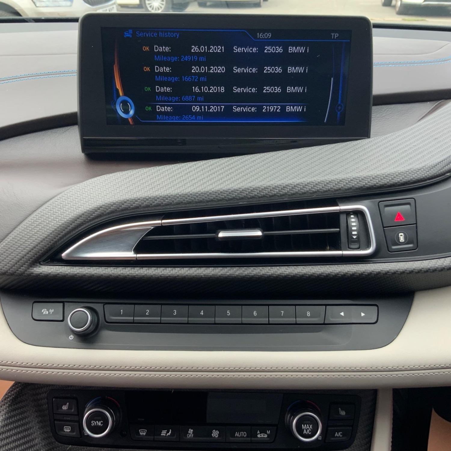 Used BMW i8 2016 for sale - 76137813: Photo 11