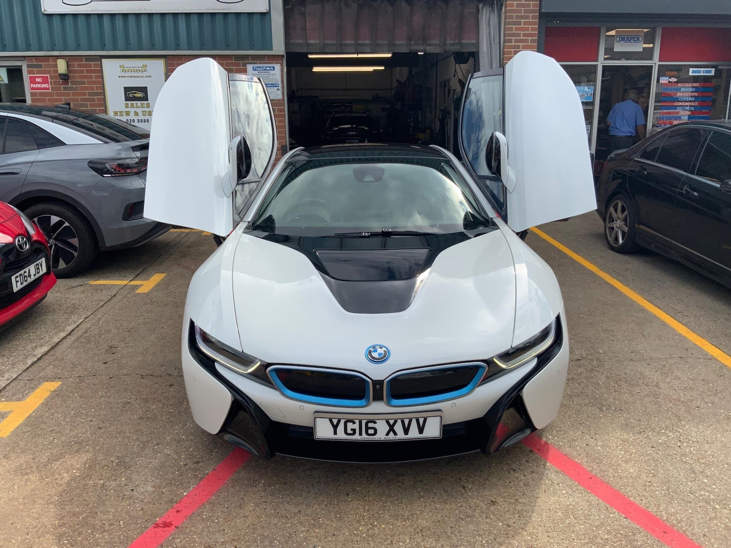 Used BMW i8 2016 for sale - 76137813: Photo 12