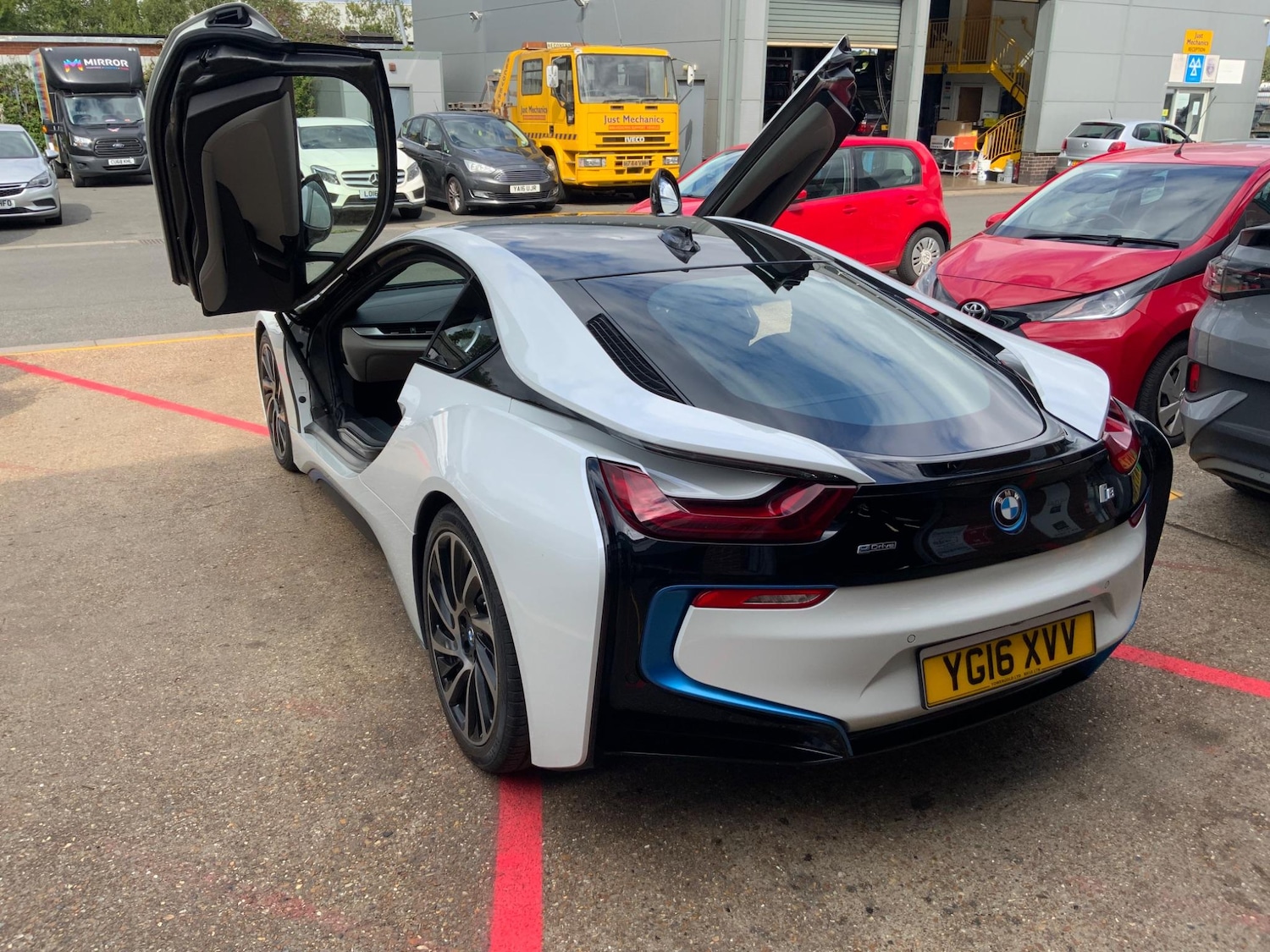 Used BMW i8 2016 for sale - 76137813: Photo 16