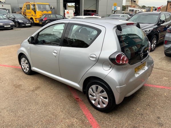 Used Toyota AYGO 2012 for sale - 76152929: Photo 24