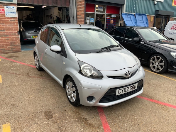 Used Toyota AYGO 2012 for sale - 76152929: Photo 29