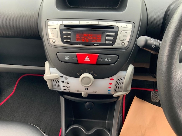 Used Toyota AYGO 2012 for sale - 76152929: Photo 4