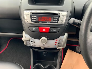 Used Toyota AYGO 2012 for sale - 76152929: Photo