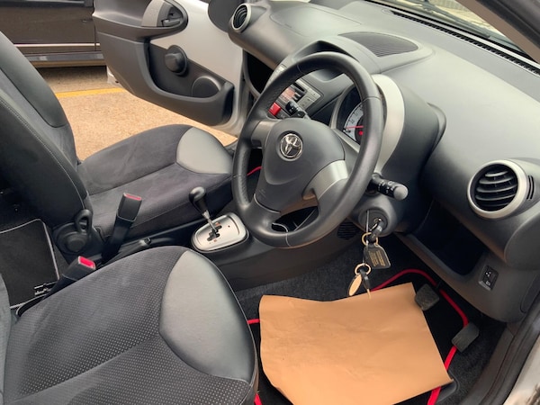 Used Toyota AYGO 2012 for sale - 76152929: Photo 9