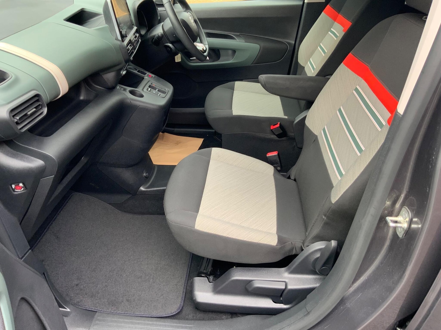 Used Citroen Berlingo 2024 for sale - 76550013: Photo 37