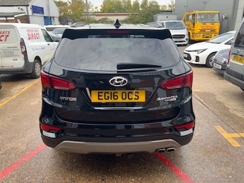 Used Hyundai Santa Fe 2016 for sale - 76136143: Photo