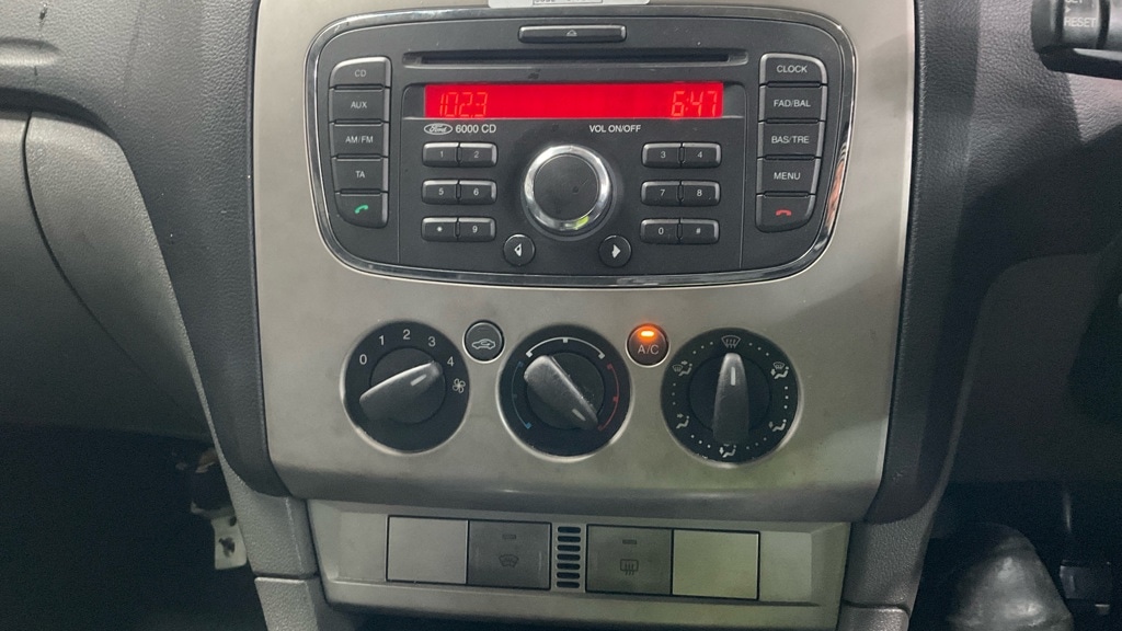 Used Ford Focus 2010 for sale - 76684571: Photo 10