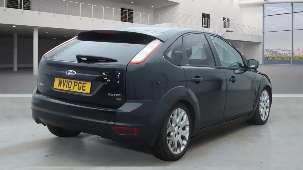 Used Ford Focus 2010 for sale - 76684571: Photo 4