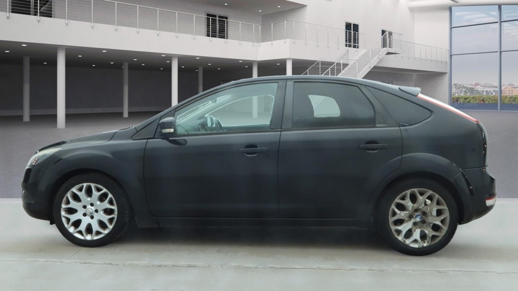 Used Ford Focus 2010 for sale - 76684571: Photo 6