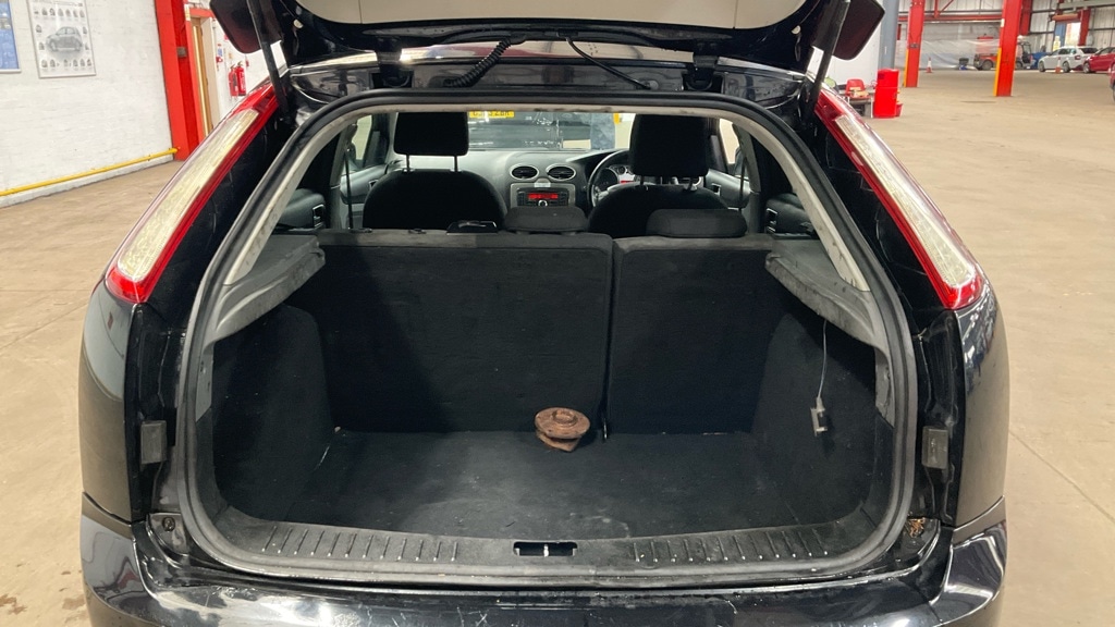 Used Ford Focus 2010 for sale - 76684571: Photo 7