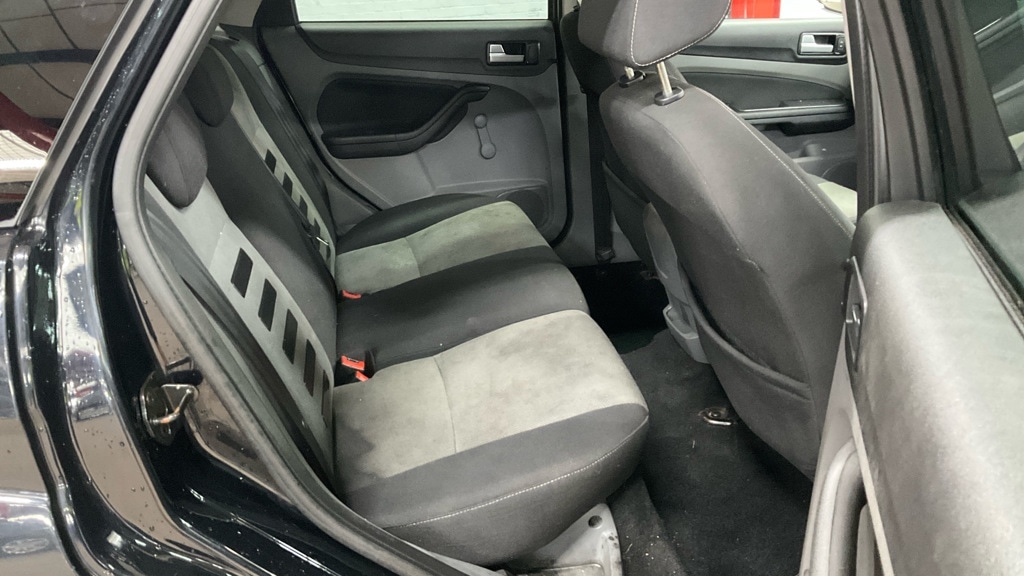 Used Ford Focus 2010 for sale - 76684571: Photo 8