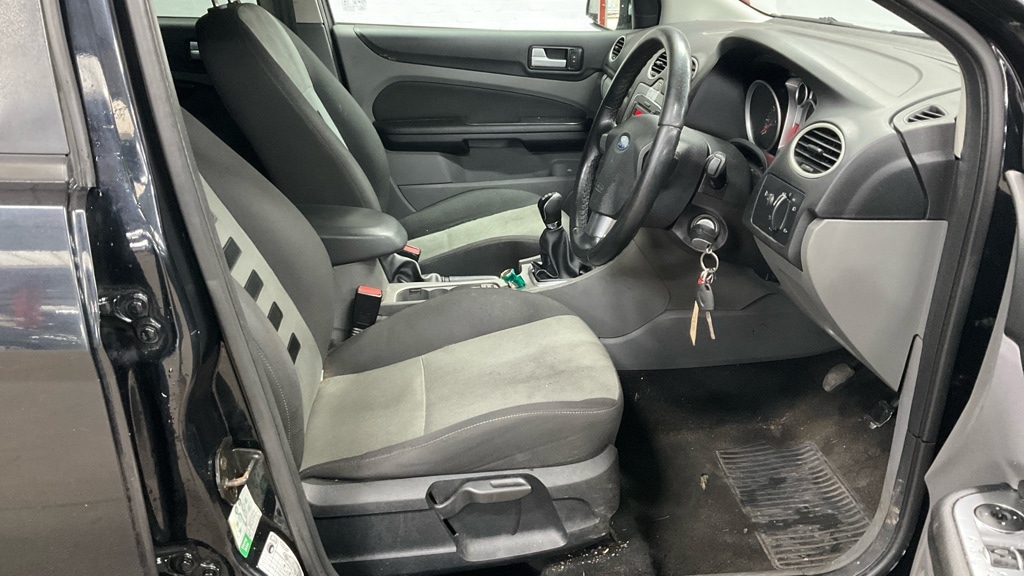 Used Ford Focus 2010 for sale - 76684571: Photo 9