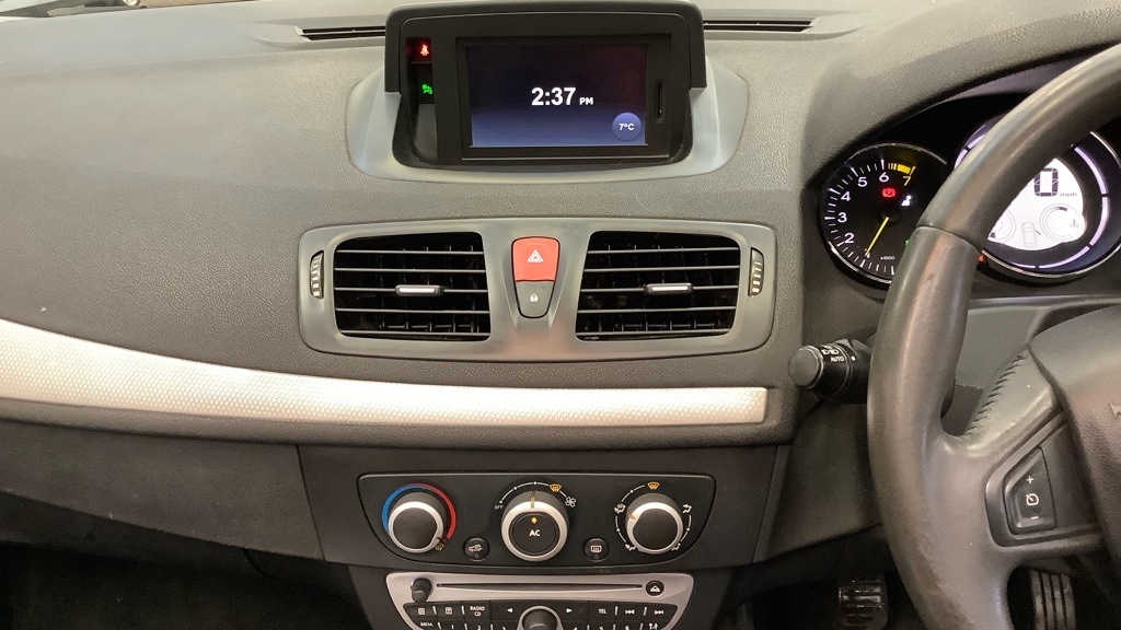 Used Renault Megane 2011 for sale - 77445960: Photo 12