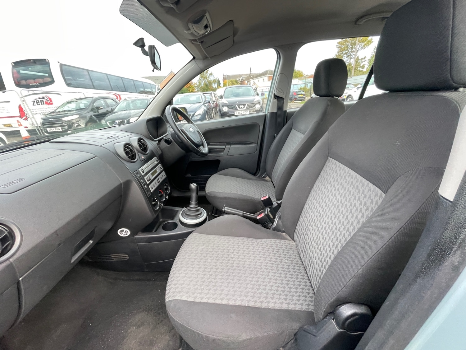 Used Ford Fusion 2004 for sale - 76309549: Photo 12