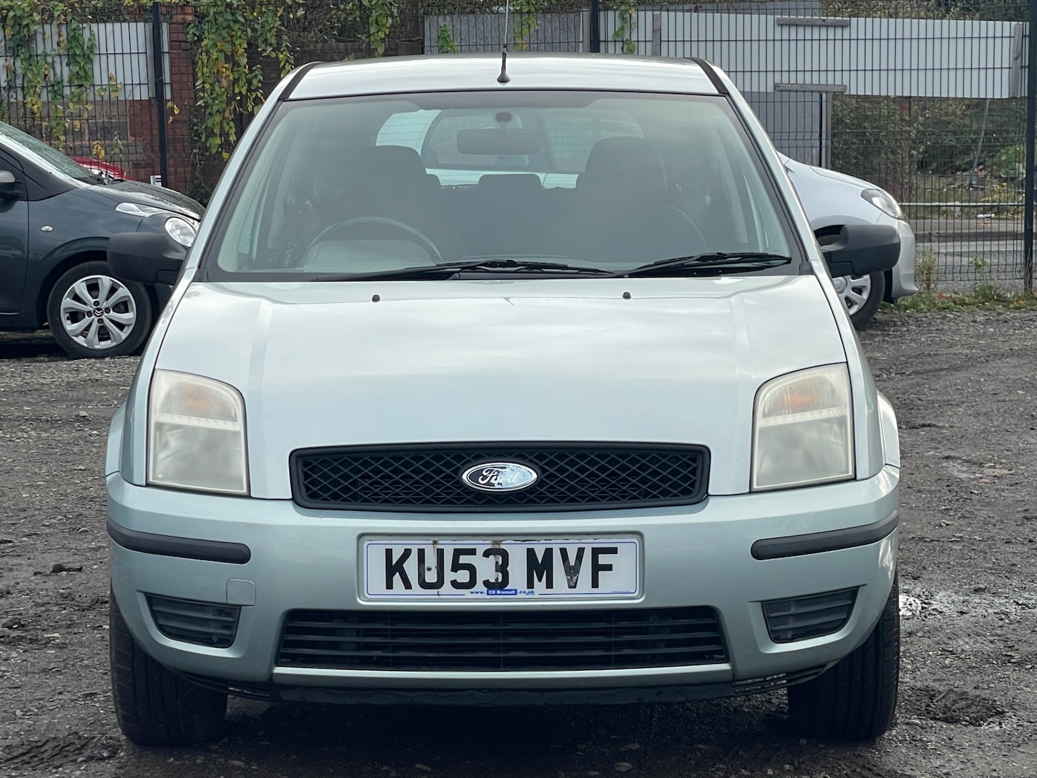 Used Ford Fusion 2004 for sale - 76309549: Photo 2