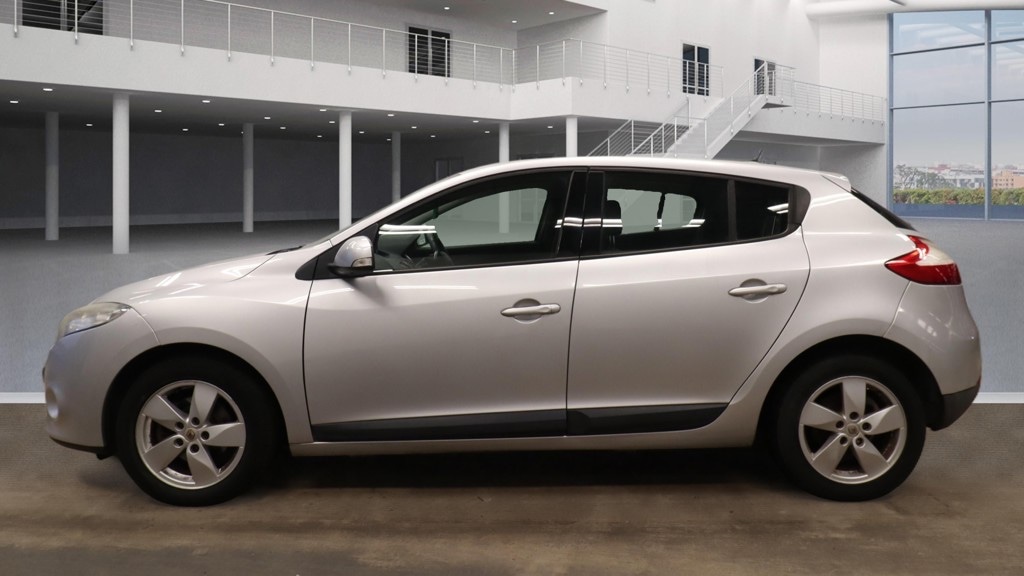 Used Renault Megane 2011 for sale - 77459873: Photo 6