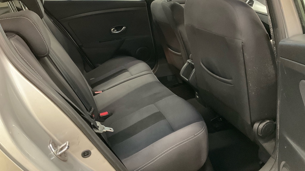 Used Renault Megane 2011 for sale - 77459873: Photo 8