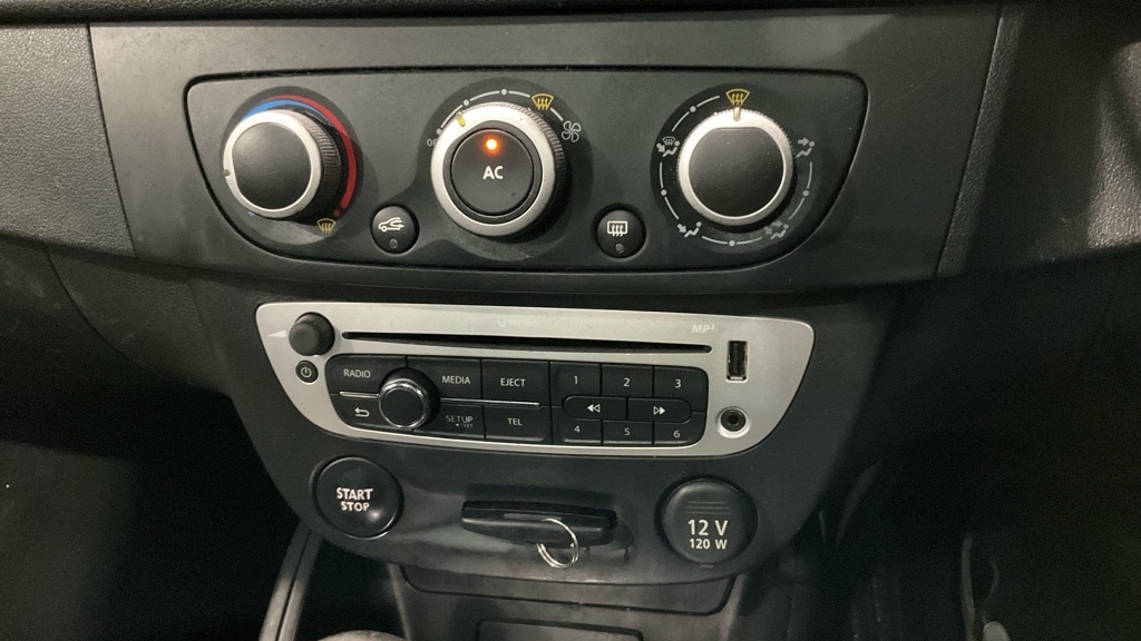 Used Renault Megane 2013 for sale - 76638356: Photo 12