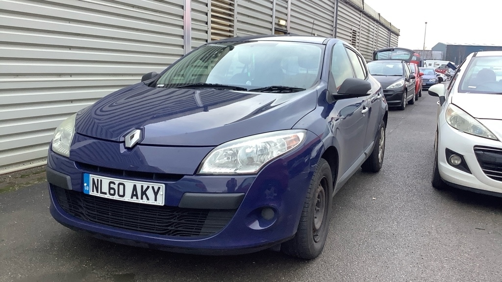 Used Renault Megane 2011 for sale - 77417064: Photo 2