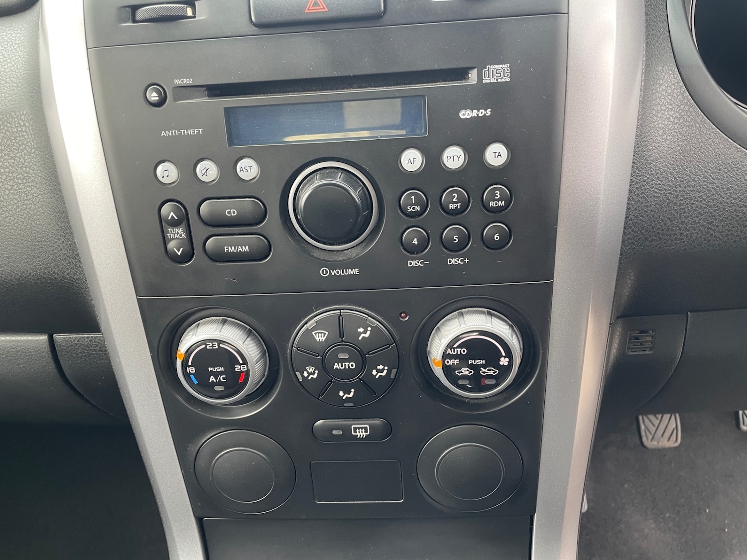 Used Suzuki Grand Vitara 2005 for sale - 77897135: Photo 12