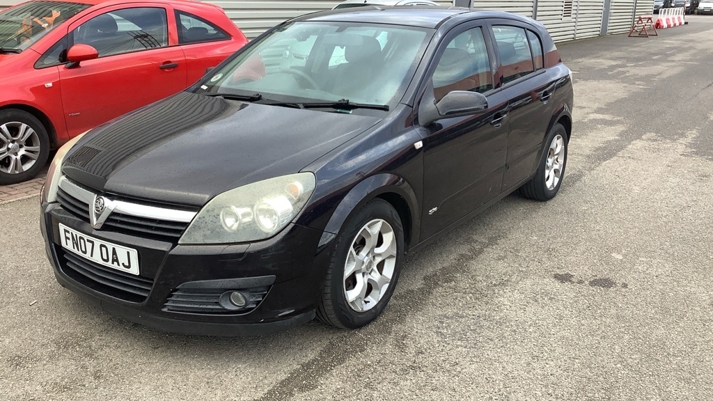 Used Vauxhall Astra 2007 for sale - 76374945: Photo 2
